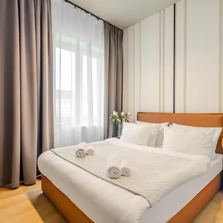 Aparthotel S8 - 3*