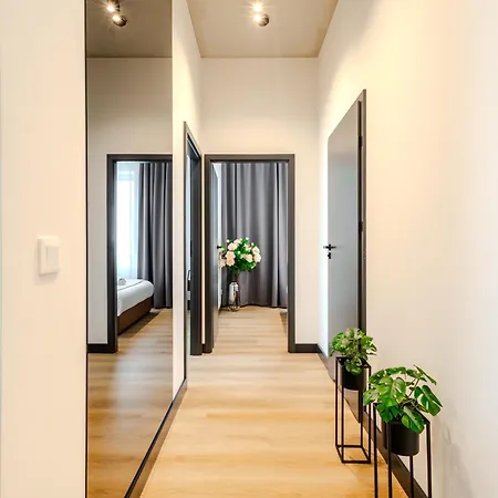 Aparthotel S8 - Breslau